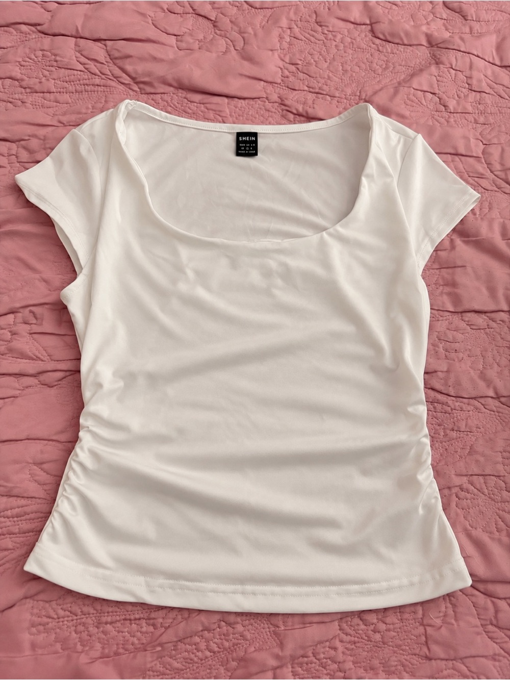 SHEIN White Scoop Neck Ruched Short Sleeve Tee